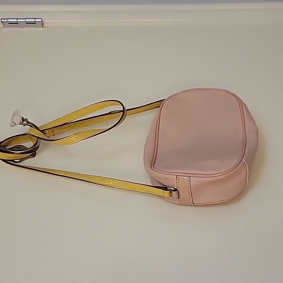 Vtg GUESS 1970s Pastel Pink Strap Camera Leandra Mini Crossbody Micro Bag - Picture 7 of 11